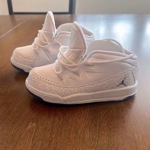 Air Jordan Deluxe Air 2015 Kids Athletic Sneakers Size 10C
